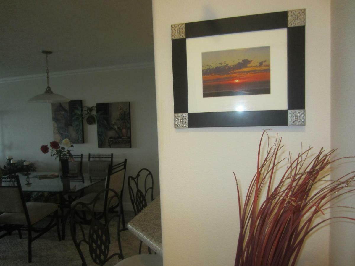 AMAZING SEAVIEW SPACIOUS CONDO WITH an AMAZING VIEW!!! Exterior foto